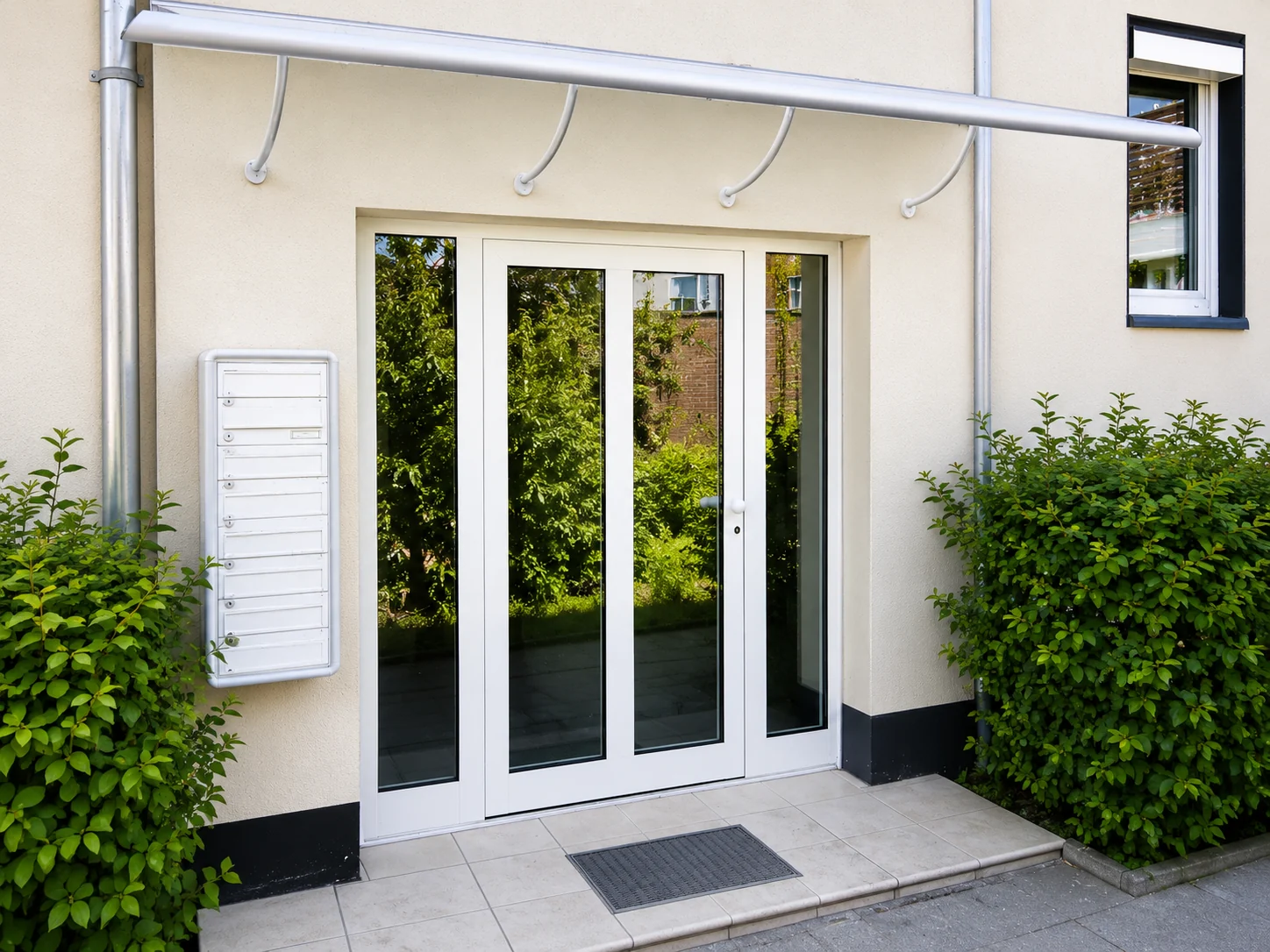 Weiße Aluminium-Haustüranlage